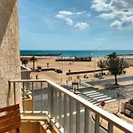 Hotel De La 2*