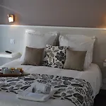 De La Hotel 2*