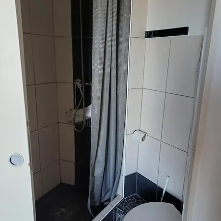 De La Hotel