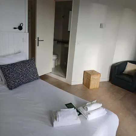 De La Hotel 2*