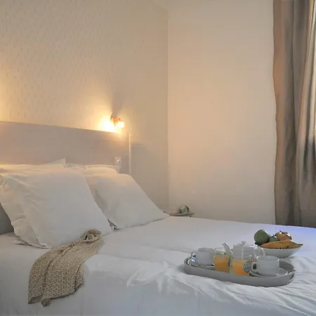 De La Hotel 2*