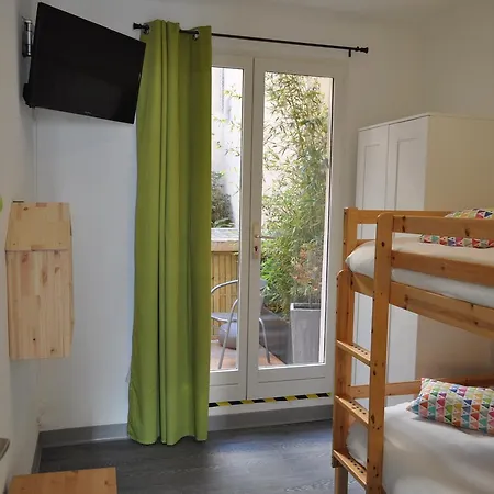 De La Hotel 2*