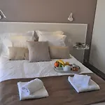 De La Hotel 2*